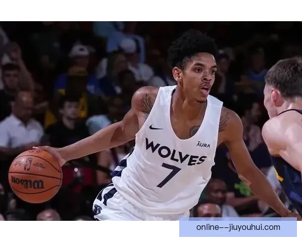 罗伯特·泰勒美联杯连续破门展现锋线统治力